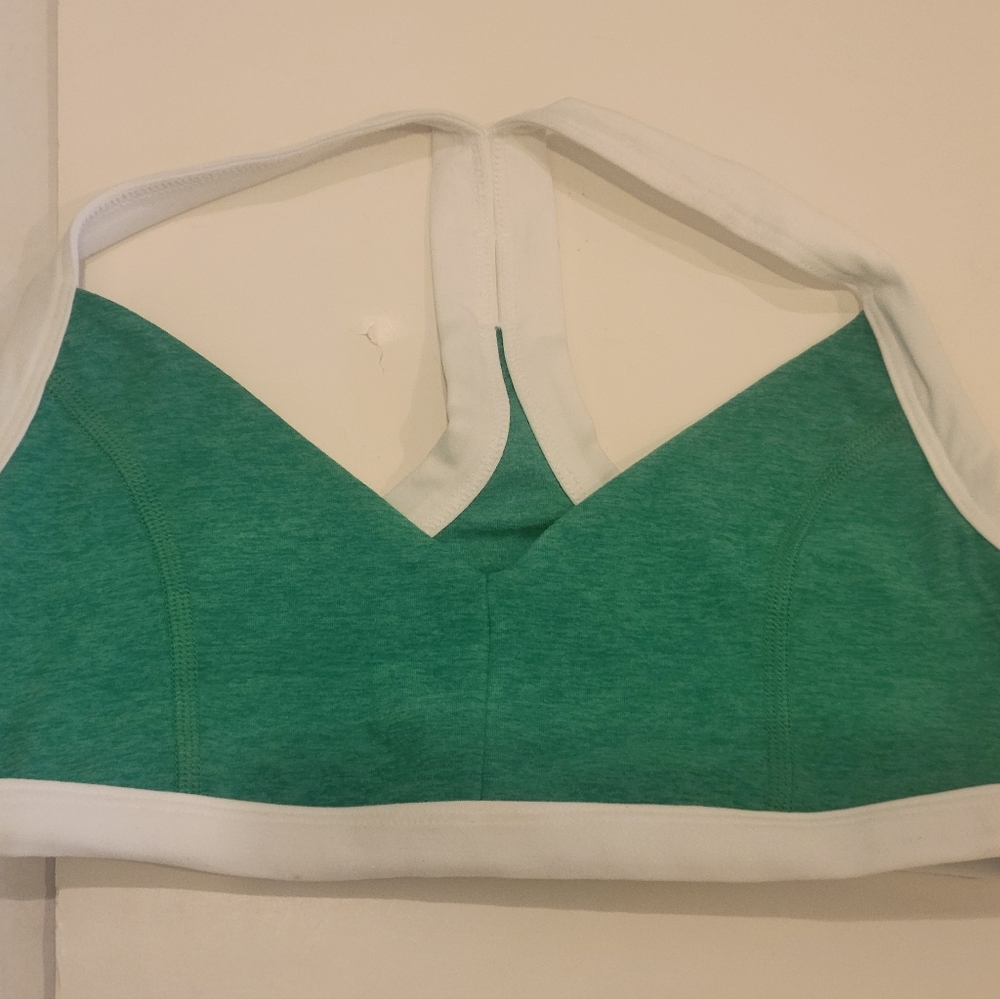 Beyond Yoga outline space dye sports bra  green heather with white trim  Small - Picture 3 of 4